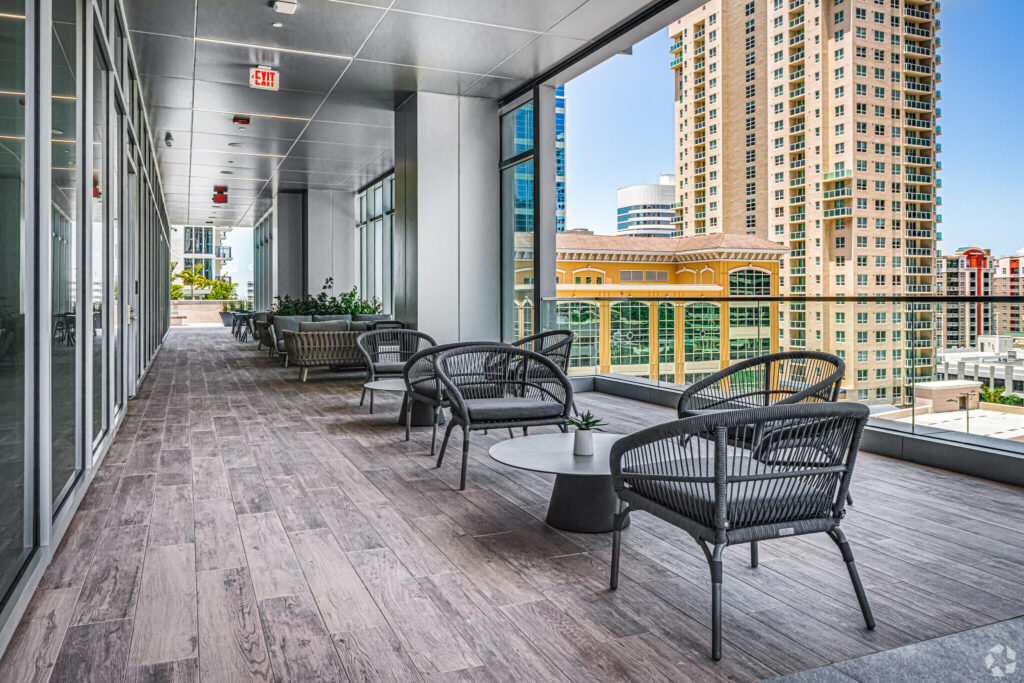 The Main - Patio