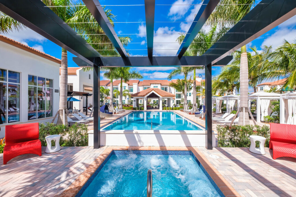 Altís Miramar pool area
