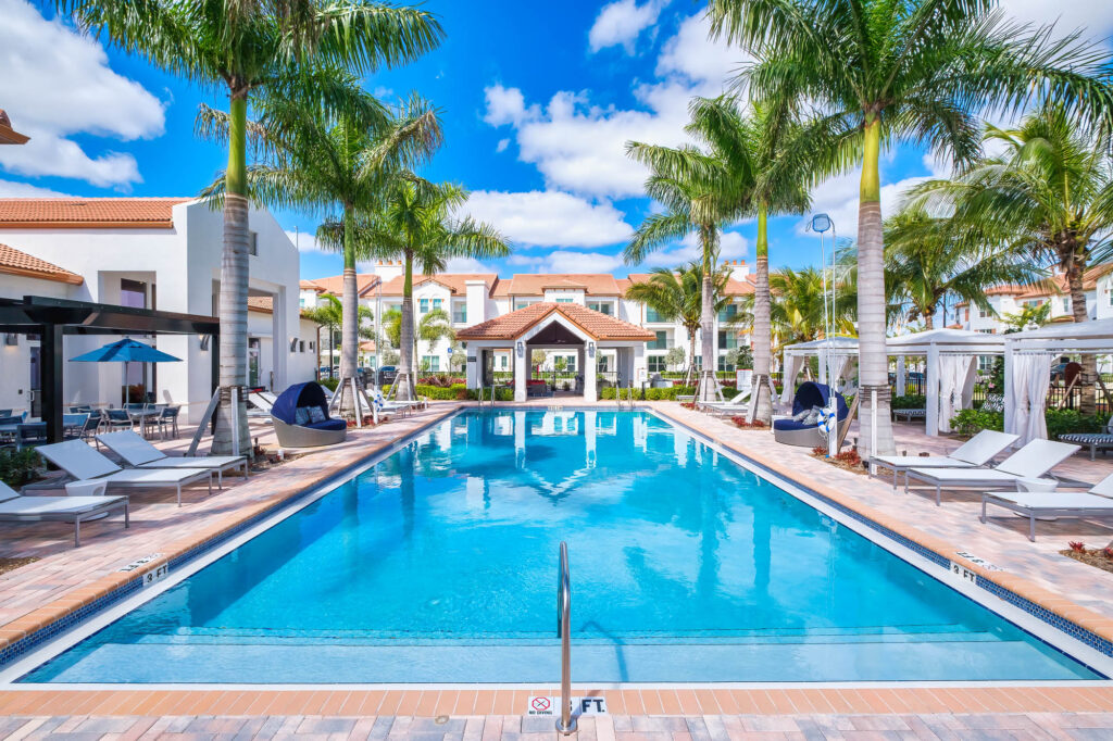 Altís Miramar pool area