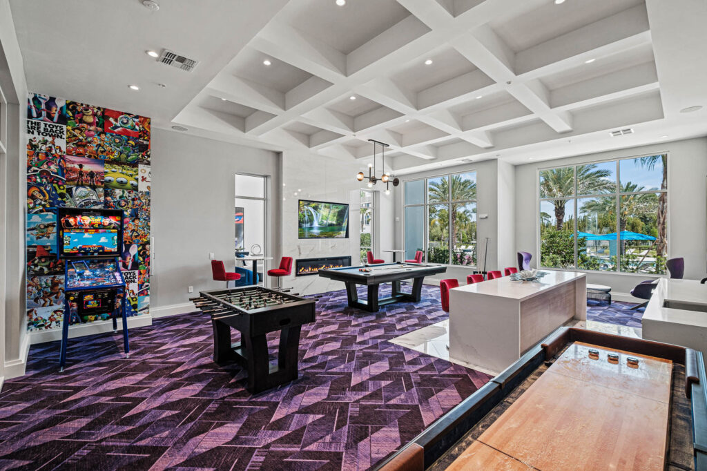 Altís Grand Lake Willis clubhouse game room