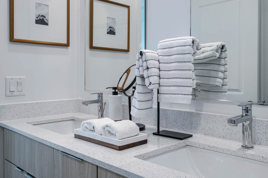 Altís Grand Suncoast model bathroom